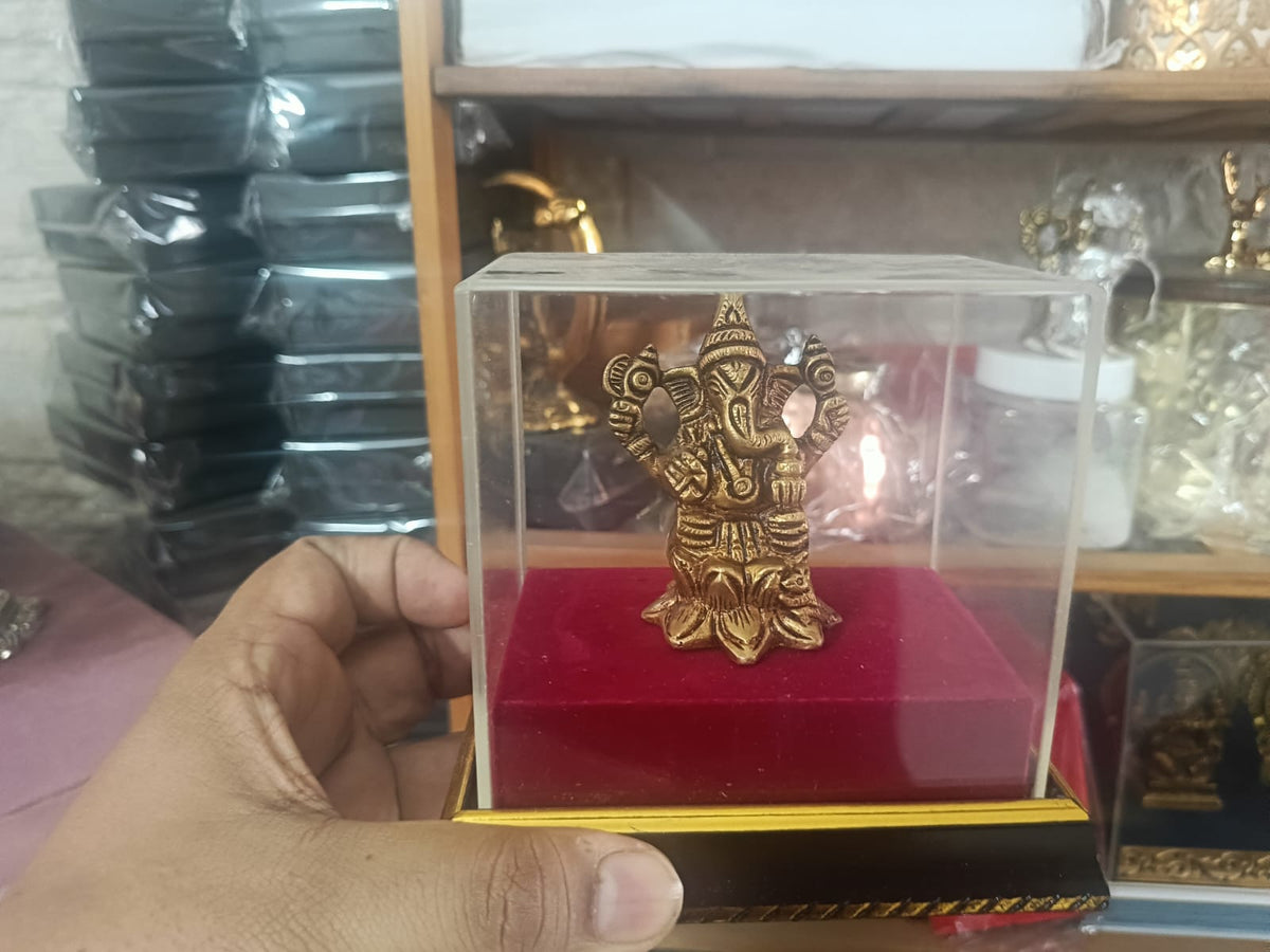Brass Ganesh Idol in Acrylic Gift Box with Red Velvet Base – Handcrafted Ganpati Murti for Pooja, Car Dashboard & Gifting
