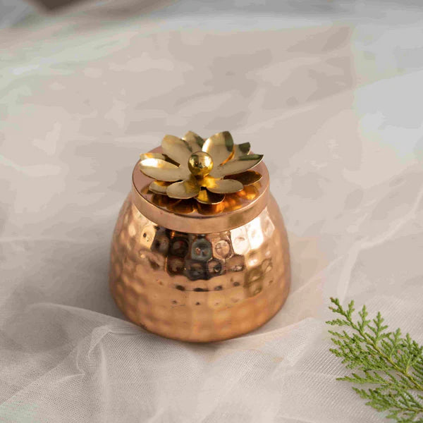 Patchouli & Cedarwood Scented Rose gold Handi-shaped Candle