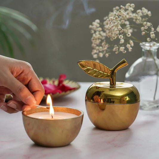 Apple-Cinnamon scented Apple-shaped Metal Fruit Candle